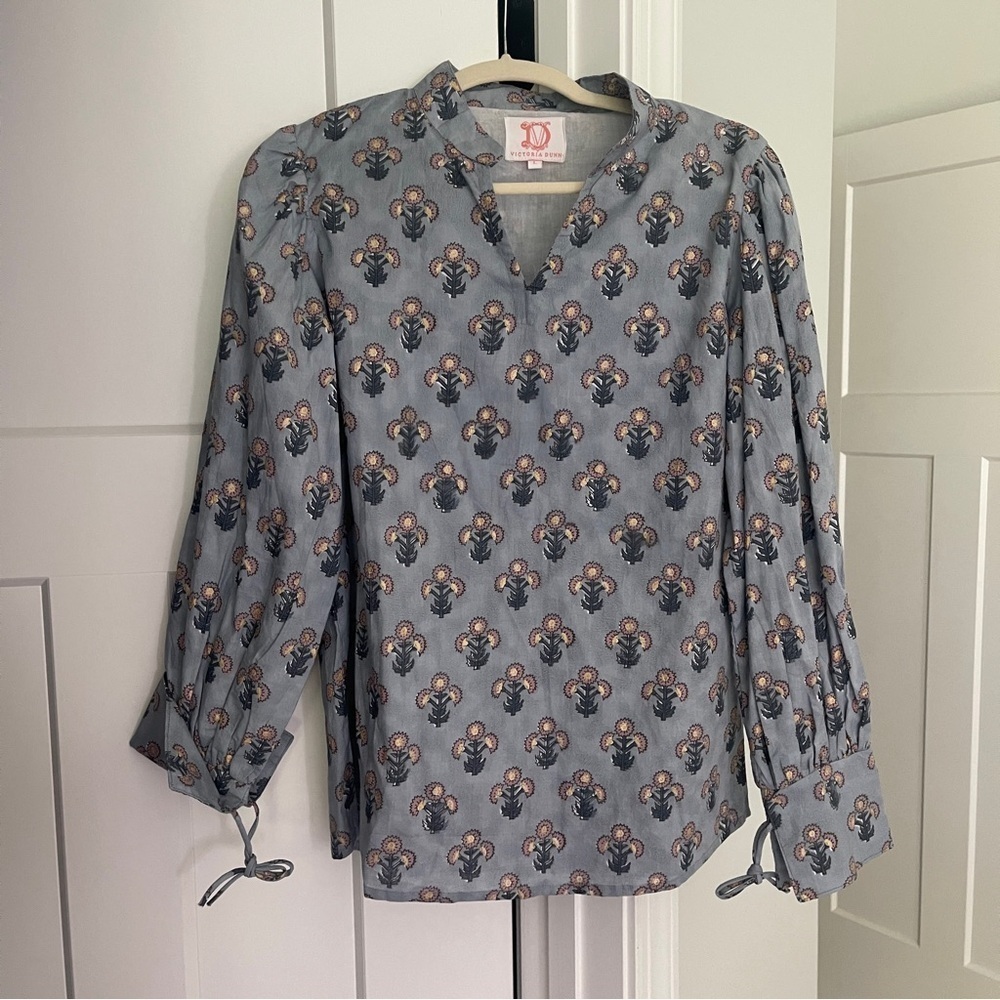 Victoria Dunn Billy Blouse Long Sleeve Hand Block‎ Print Top Gray Floral